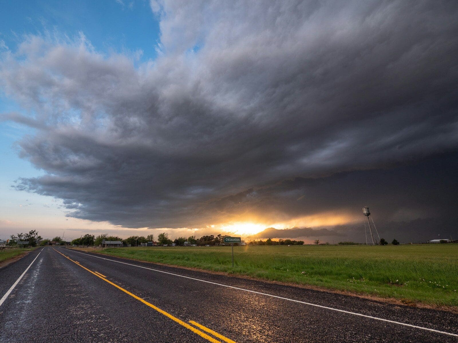 How Homeowners Insurance Financially Protects Against Windstorms